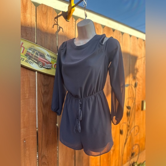 Cute Ooh La La Long Sleeve Romper Size Small - Picture 2 of 8